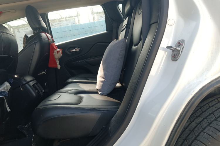 Used  Cherokee 2016 2.0L Superior Edition
