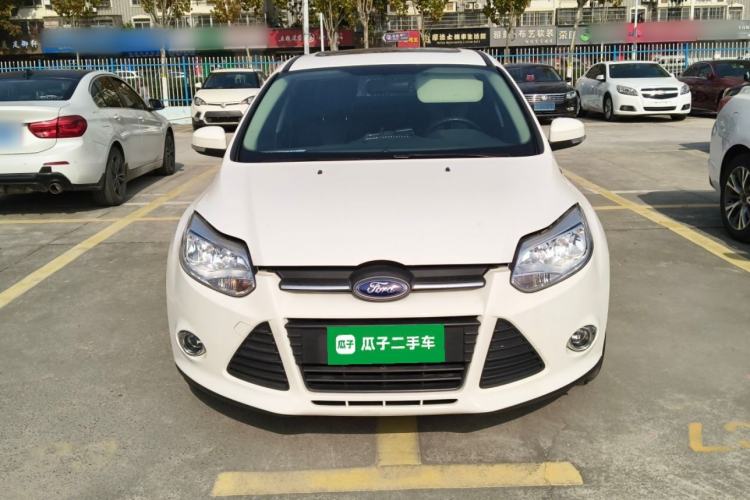 Used Ford Focus 2012 Sedan 1.6L Manual Fashion Edition
