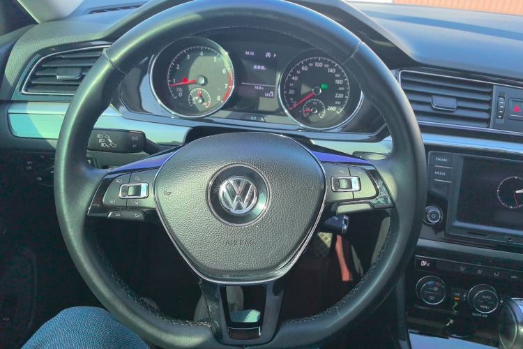 Used Volkswagen Lamando 2017 280TSI DSG Comfort Edition
