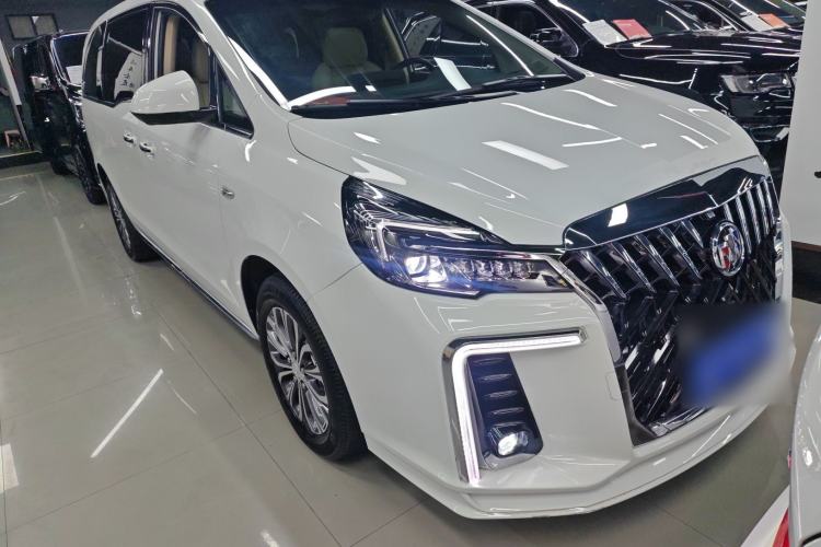 Used Buick GL8 2023 Facelifted Land Cruiser Executive Luxury Version
