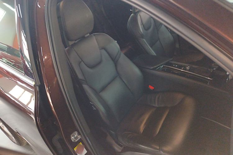 Used Volvo XC60 2018 T4 Zhiyi Edition