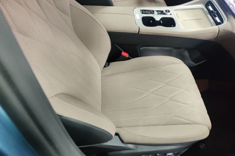 Used Chery Tiggo 8 PLUS C-DM 2025 1.5T 116 km Prestige Version 5 Seats