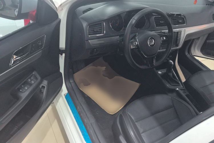 Used Volkswagen Lavida 2017 1.6L Automatic Comfort Edition
