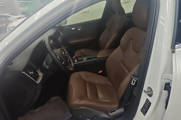 Used Volvo S60 2025 B4 Zhiyi Luxury Edition
