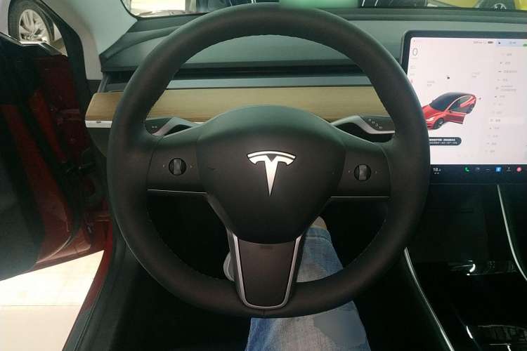 Used Tesla Model 3 2019 Long-Range All-Wheel-Drive Version
