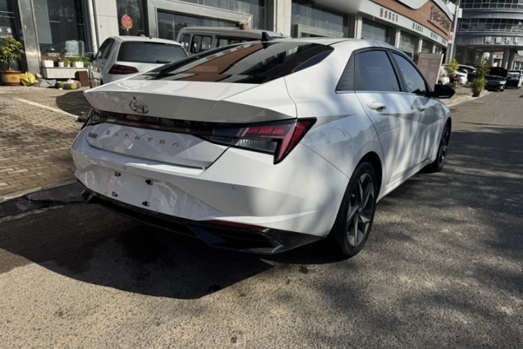 Used Hyundai Elantra 2022 1.5L CVT LUX Prestige Edition
