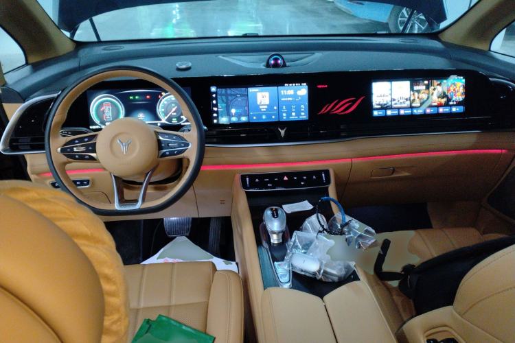 Used VOYAH Dream 2024 PHEV Extended-Range Premium Edition
