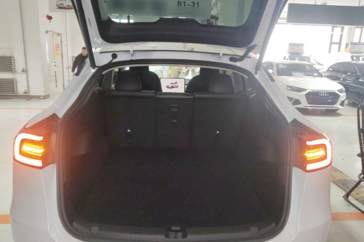 Used Tesla Model Y 2023 Rear-Wheel-Drive Version