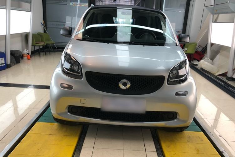 Used  fortwo 2015 1.0L 52 kW hardtop Dynamic version
