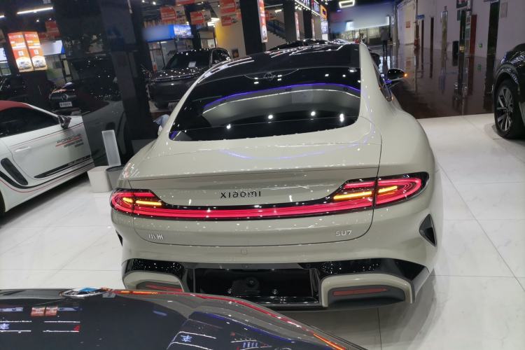 Used  SU7 2024 Rear-Drive Long-Range Intelligent Driving Version
