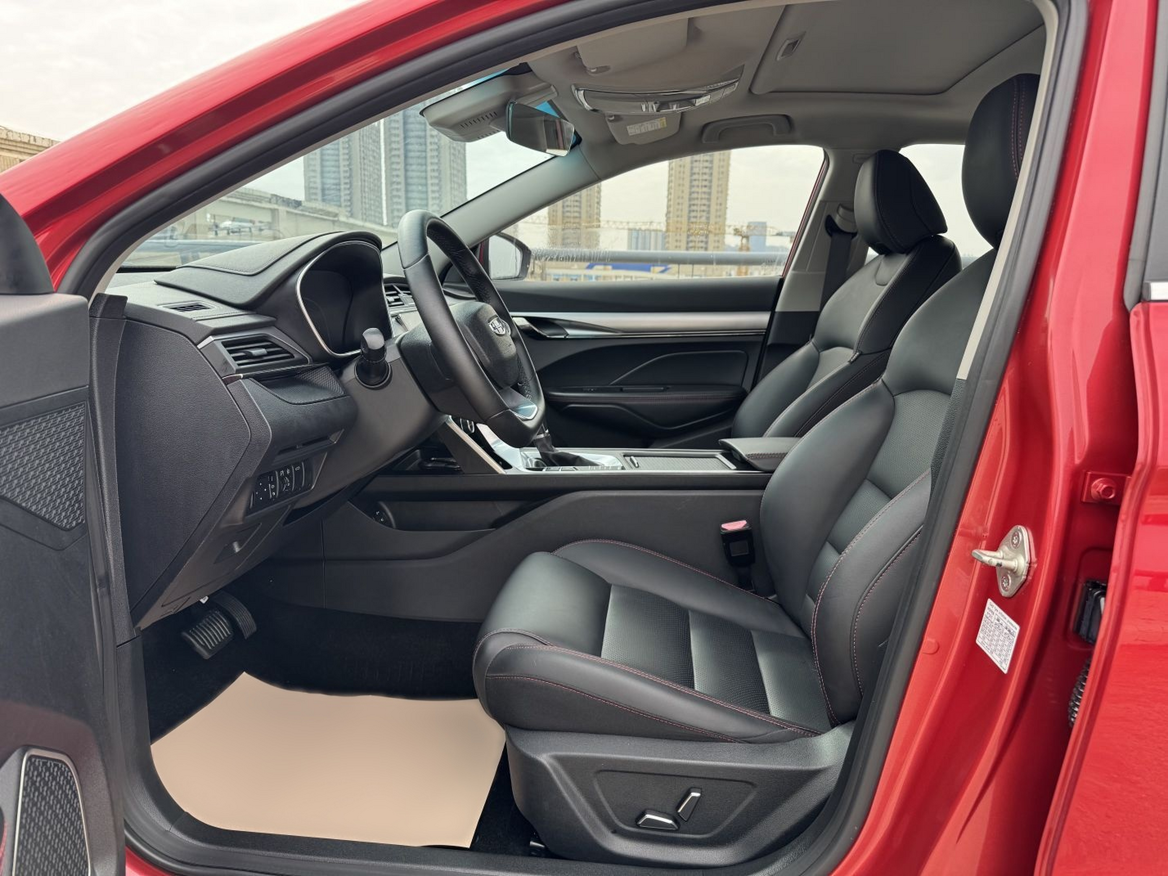 Переднее сиденье в автомобиле