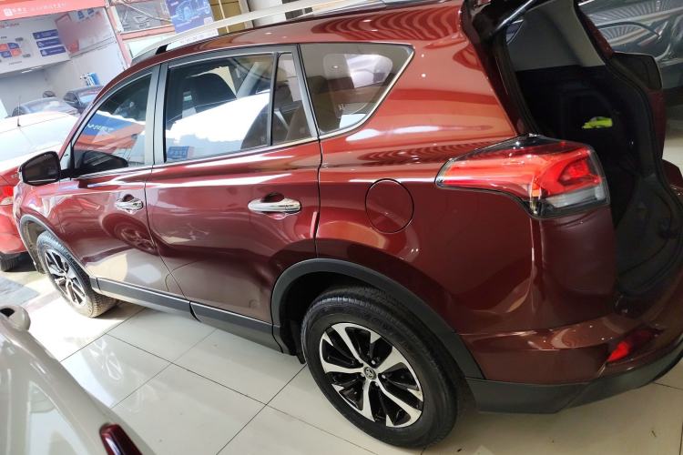 Used Toyota RAV4 2016 2.0L CVT Two-Wheel Drive Fashion Edition China V Standard
