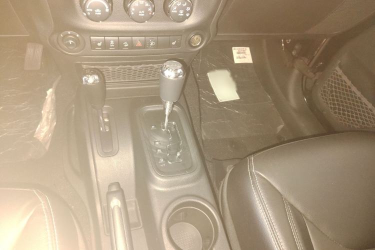 Used  Wrangler 2017 3.0L Sahara Four-Door Comfort Edition