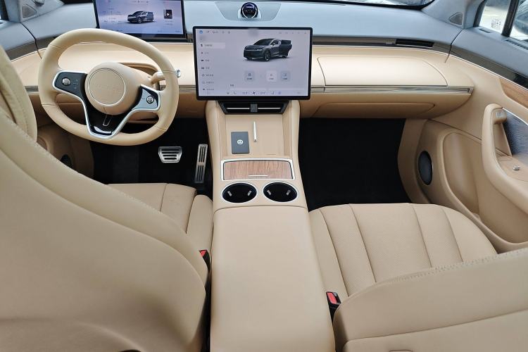 Used Hima Luxeed R7 2024 All-Electric 736 km Ultra
