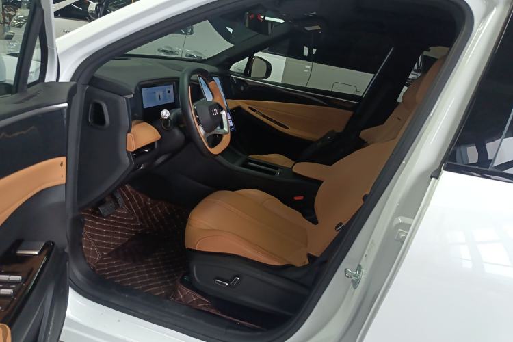 Used  L7 2023 1.5T 115 km PLUS
