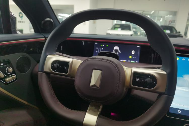 Used  11 2025 Ultra Extended-Range Edition