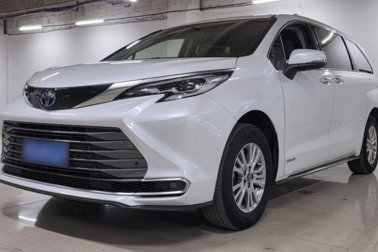 Used Toyota Sienna 2021 2.5L Hybrid Luxury Edition