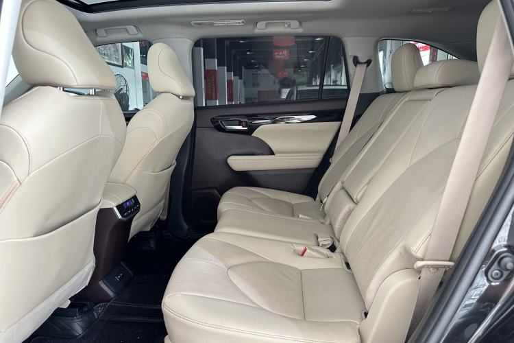 Used Toyota Highlander 2022 Dual-Engine 2.5L Four-Wheel Drive Prestige Version 7 Seats