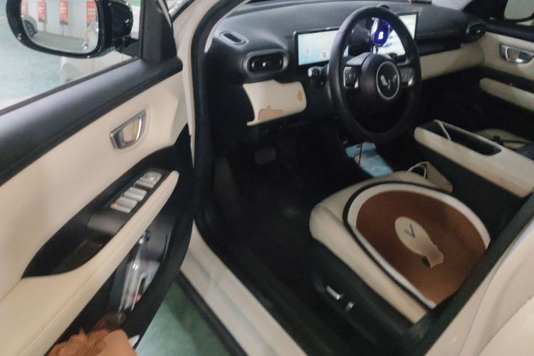 Used Wuling Bingo PLUS 2024 330 km Range Five-Seater Version
