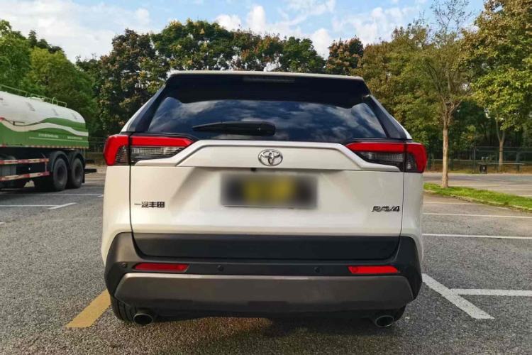 Used Toyota RAV4 2021 2.0L CVT Two-Wheel Drive Fashion PLUS Edition
