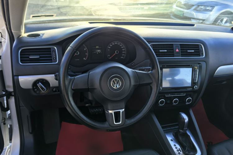 Used Volkswagen Sagitar 2014 1.6L Automatic Comfort Model
