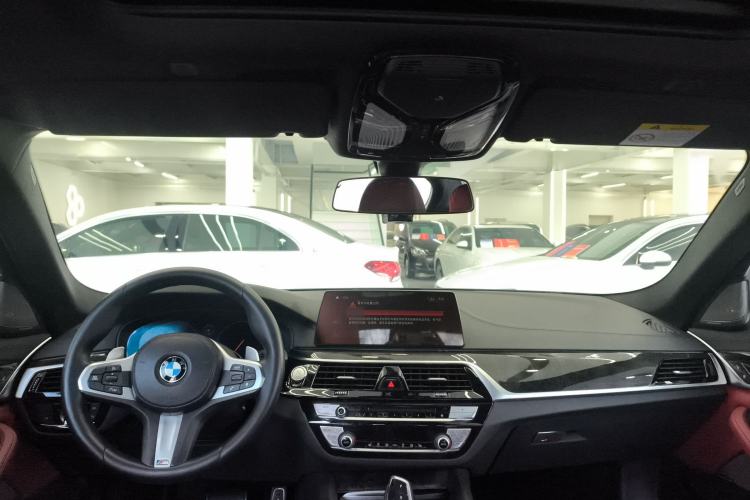 Used BMW 5 Series 2019 Facelifted 530Li Leading Edition M Sport Package
