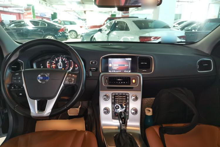 Used Volvo S60 2018 S60L T4 Zhiyuan Edition
