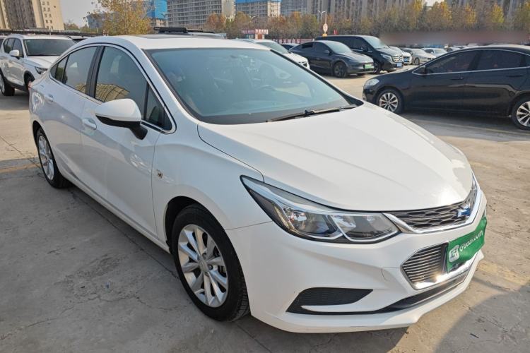 Used Chevrolet Cruze 2017 1.5L Automatic Pioneer Sunroof Edition
