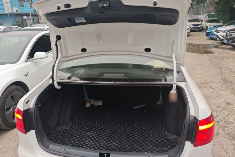 Used Volkswagen Lavida 2013 Restyled Classic 1.6L Automatic Comfort Edition
