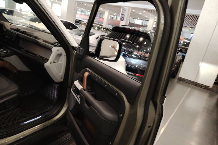 Used Land Rover Defender 2023 Facelift 110 3.0T P400 X-DYNAMIC HSE
