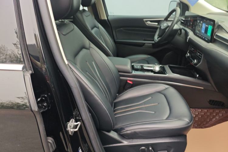 Used Ford Edge 2022 PLUS EcoBoost 245 Four-Wheel Drive Platinum Edition 7-Seater
