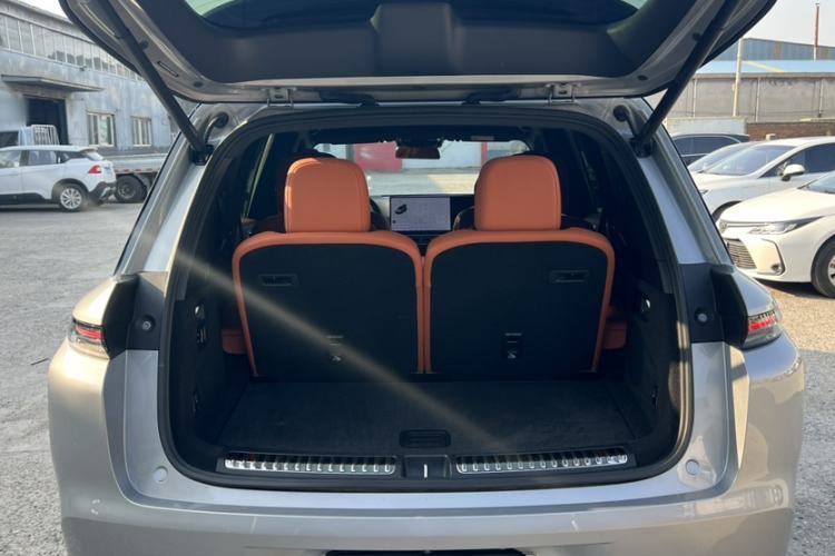 Used Li Auto L8 2023 Pro Model
