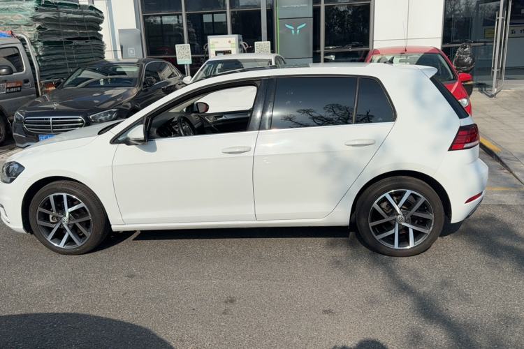 Used Volkswagen Golf 2020 200TSI DSG Comfortable and Ambitious Edition
