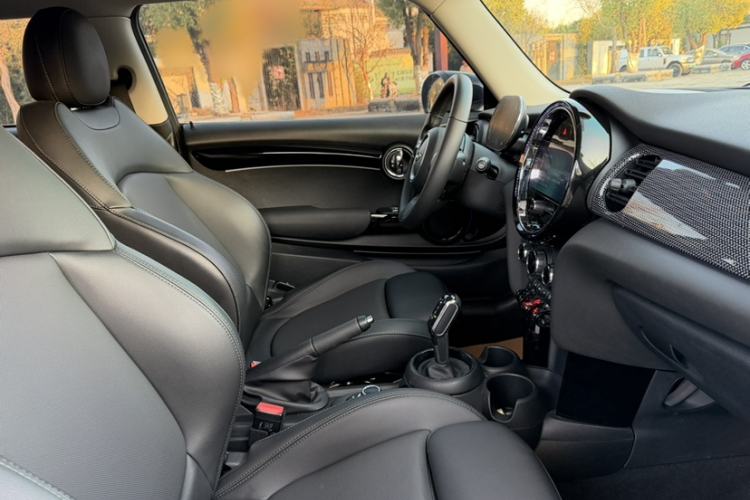 Used  MINI 2022 1.5T COOPER Classic Edition
