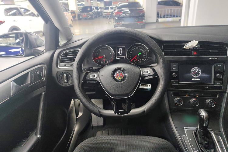 Used Volkswagen Golf 2018 230TSI Automatic Comfort Model
