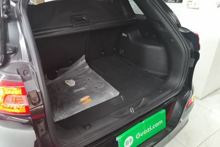 Used  Cherokee 2017 2.4L Professional Edition
