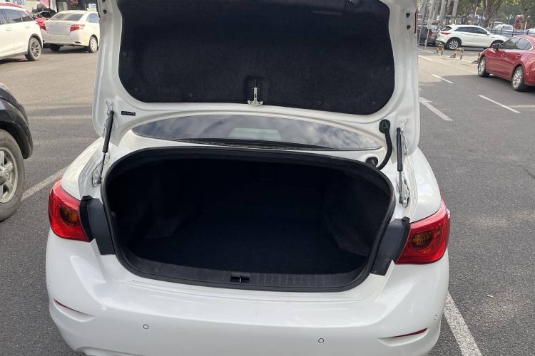 Used Infiniti Q50 2014 2.0T Comfort Edition
