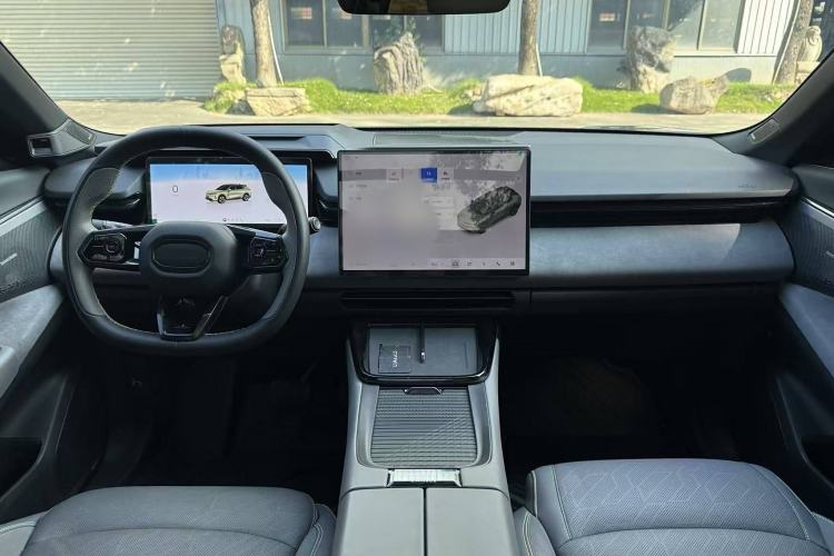 Used Lynk & Co 08 EM-P 2023 220km All-Wheel-Drive Performance Halo
