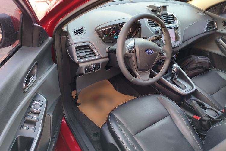 Used Ford Escort 2015 1.5L Automatic Fashion Model
