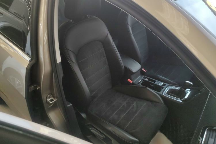 Used Volkswagen Golf 2018 230TSI Automatic Luxury Version
