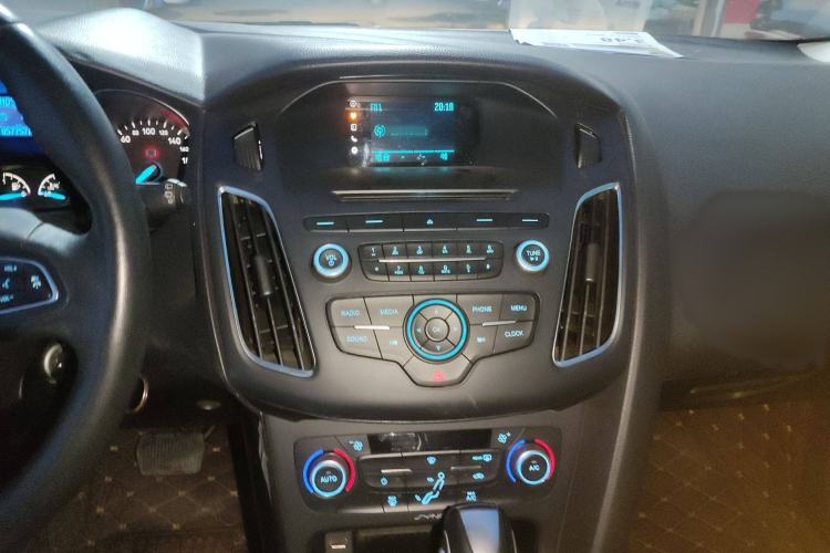 Used Ford Focus 2015 Hatchback 1.6L Automatic Fashion Edition
