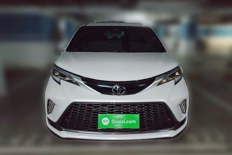 Used Toyota Granvia 2024 2.5L Hybrid Luxury Edition