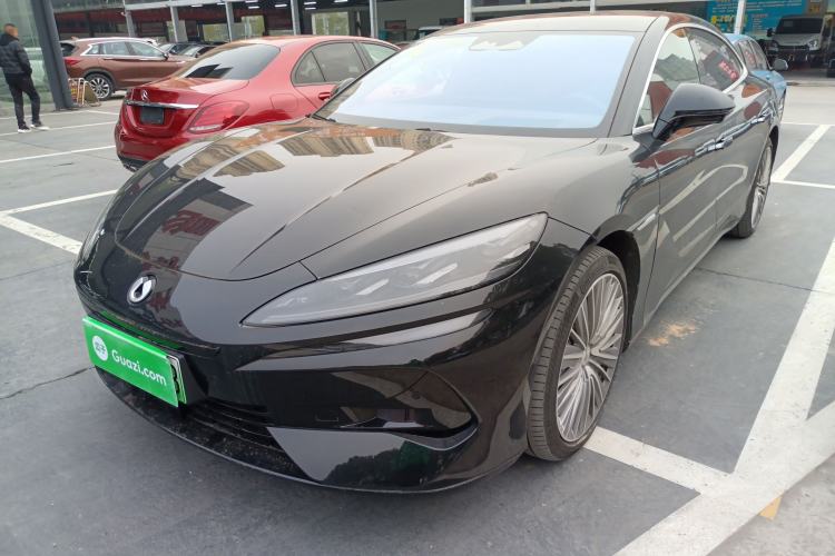 Used Denza Z9 2024 1100 km All-Wheel-Drive Ultra Version