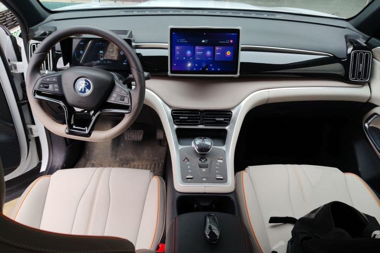 Used BYD Song Pro New Energy 2024 HONOR Edition DM-i 71KM Navigation Model
