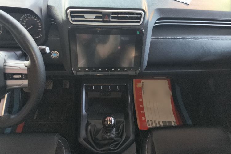 Used JMC DaDao 2023 All-Purpose 2.3T Diesel Manual Two-Wheel Drive Standard-Wheelbase Comfort Edition
