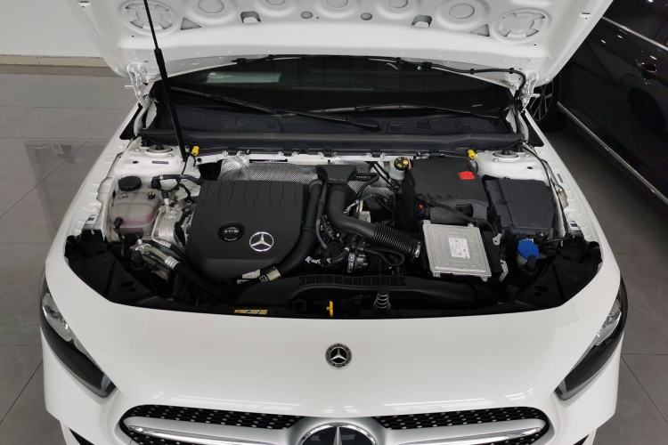 Used Mercedes-Benz A-Class 2022 Revised Version A 200 L Sport Sedan Fashionable Style
