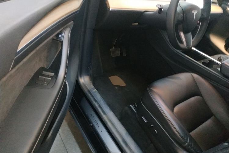 Used Tesla Model Y 2021 Standard Range Rear-Wheel Drive Version