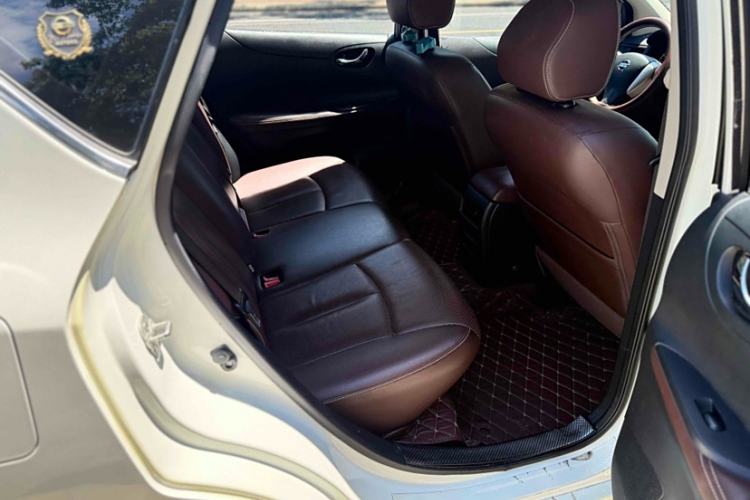 Used Nissan Tiida 2014 1.6L CVT Cool Cafe Edition
