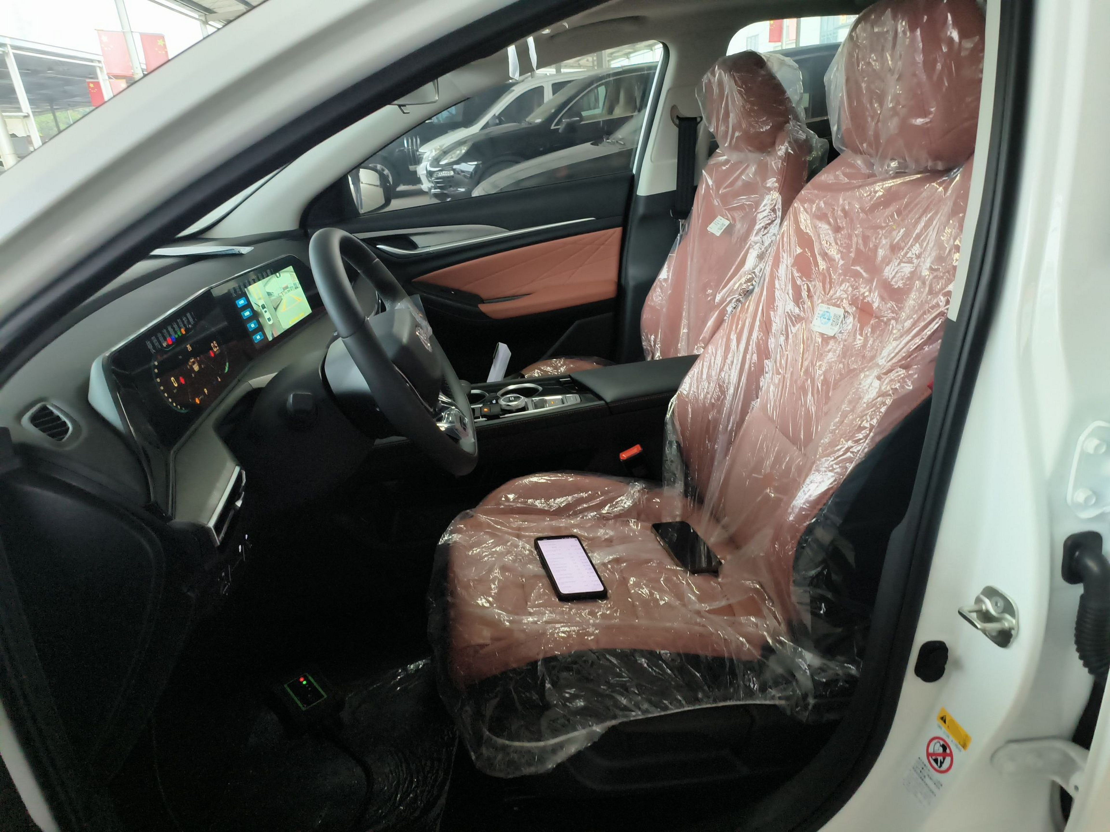 المقاعد الأمامية داخل السيارة