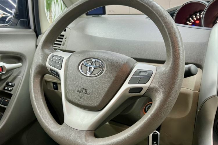 Used Toyota Verso 2014 Starlight 180E CVT Elite Edition
